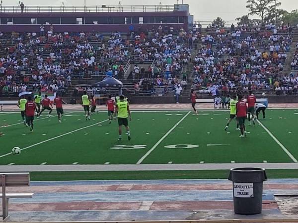 El partido amistoso entre Olimpia y Marathón estuvo cargado de una serie de incidentes que empañaron el espectáculo en Nueva Orleans.