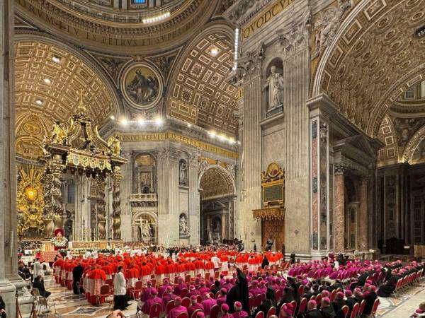 El papa Francisco creó 21 nuevos cardenales durante el décimo consistorio celebrado en la Basílica de San Pedro en El Vaticano.