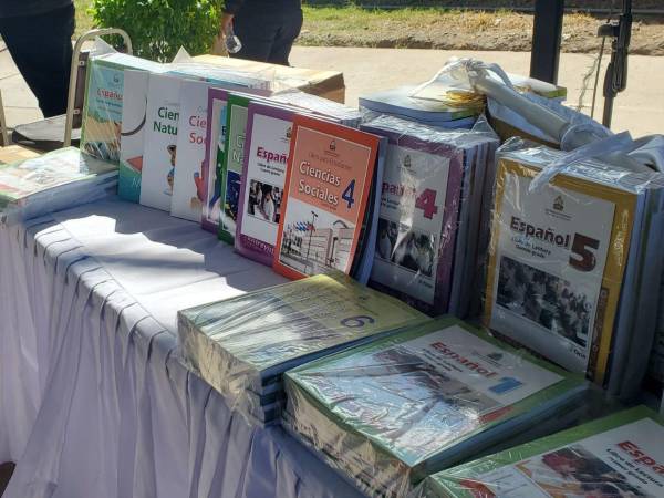 La entrega de material didáctico se continuará el martes 3 de febrero en el departamento de El Paraíso; el miércoles 4 en Gracias a Dios; jueves 5 en Intibucá; y viernes 6 en Copán.