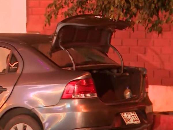 Un hombre identificado como Alexander Valverde Laines fue hallado dentro de una maletera de su automóvil en el distrito de Breña, Lima.