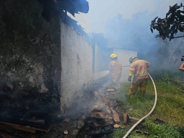 Los apagafuegos respondieron a incendios en viviendas, áreas verdes, vehículos y otros puntos durante julio.