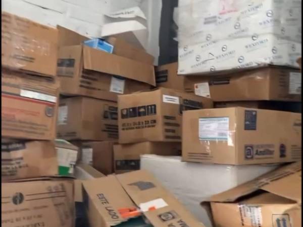 La presencia de medicamentos caducados en el CIS de la 3 de Mayo enciende alarmas entre el personal, que asegura que las autoridades han ignorado el problema desde al año pasado.