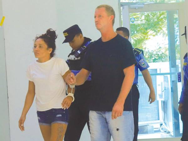 Los agentes capturaron al canadiense y a la hondureña, a quienes les decomisaron la importante cantidad de dinero. (2) El allanamiento fue en una vivienda del sector Bonitillo de La Ceiba.