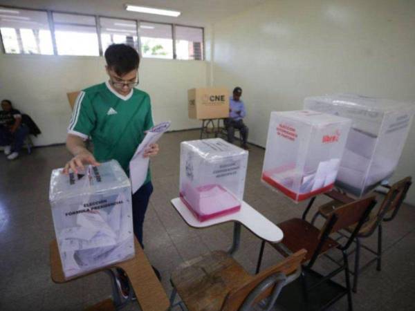 La ausencia de medidas concretas del CNE permite que deepfakes, imágenes manipuladas y noticias falsas se difundan sin consecuencias en plena campaña electoral.