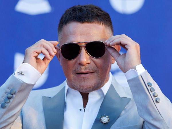 El cantante español Alejandro Sanz se alzó con el Latin Grammy a grabación del año por Palmeras en el jardín.