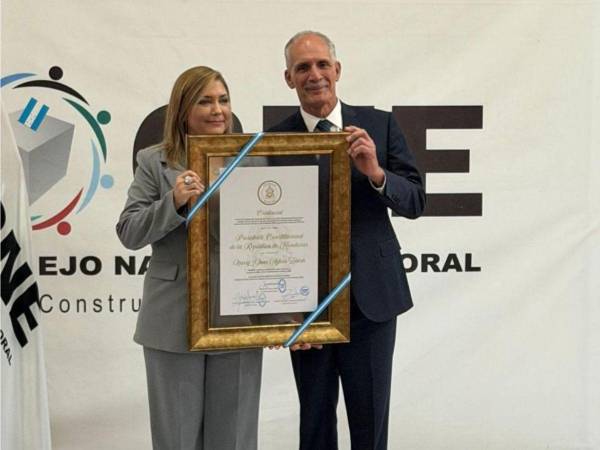 Asfura está a tan solo seis días de tomar posesión de su cargo, tras la salida del primer gobierno encabezado por una mujer en Honduras, el de Xiomara Castro de Zelaya.