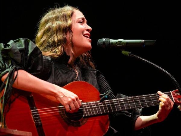 La intérprete mexicana celebró uno de los máximos reconocimientos de la industria musical al llevarse el gramófono en la categoría de Mejor Álbum de Pop Latino.