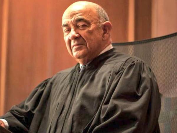 El juez federal Alvin K. Hellerstein, de 92 años, llevará el proceso contra el presidente venezolano, Nicolás Maduro, acusado de narcoterrorismo y tráfico de cocaína, y su esposa, Cilia Flores, incluida por primera vez en la acusación por su presunta participación en la coordinación de la red.