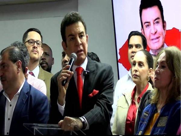 El precandidato presidencial, Salvador Nasralla, afirmó que sus competidores liberales solo sacarán un 30% de votos.