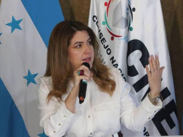 Cossette López, consejera del Consejo Nacional Electoral (CNE)