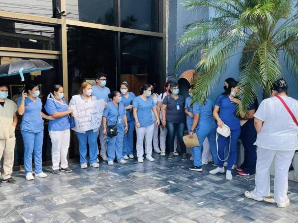 Los médicos lamentan que los acuerdos firmados no se respetan.