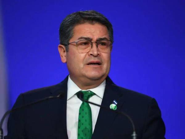 El expresidente hondureño aseguró en sus redes sociales que la Corte de Apelaciones dejó sin efecto su condena por narcotráfico.