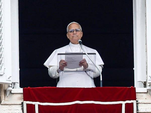 Durante su mensaje desde el Palacio Apostólico, León XIV condenó la “atroz violencia” que afecta a los pueblos de la región y renovó su cercanía a quienes han perdido a sus seres queridos.