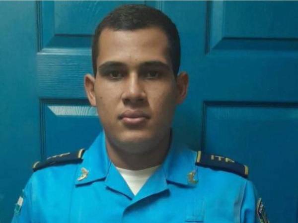 La Policía Nacional confirmó la identidad del agente que perdió la vida en la emboscada registrada en el municipio de Limón, Colón. Se trata de Kenny Giovany Curry Ávila, un policía clase 1, en el rango dentro de la institución.