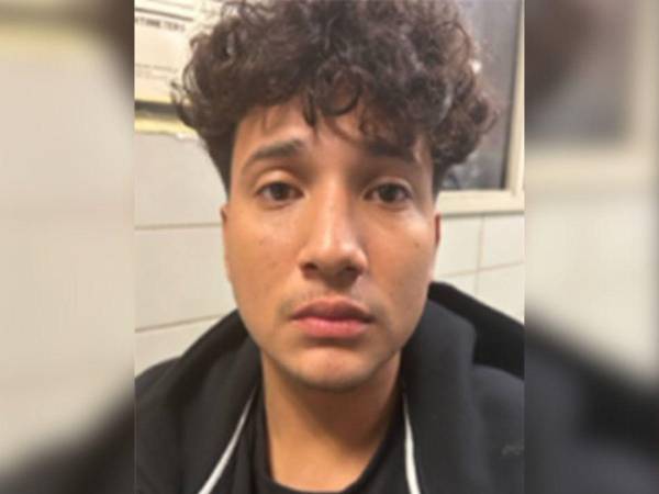 ICE informó que Méndez ingresó ilegalmente a Estados Unidos en 2022 y fue capturado el 25 de noviembre durante un operativo migratorio.