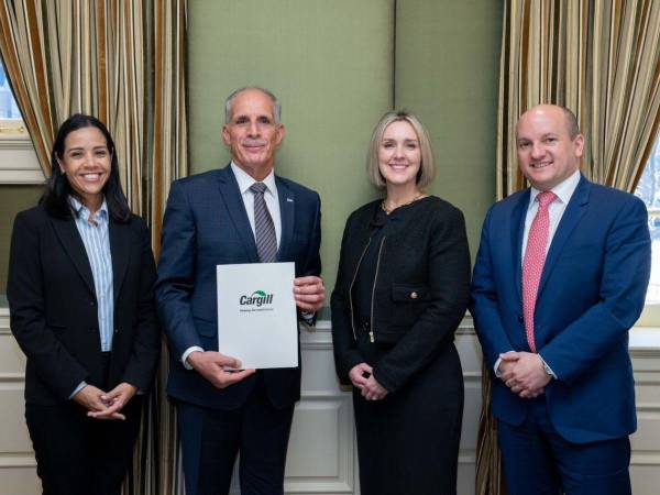 Cargill continuará sus alianzas con organizaciones sociales locales orientadas a mejorar los medios de vida de los productores.