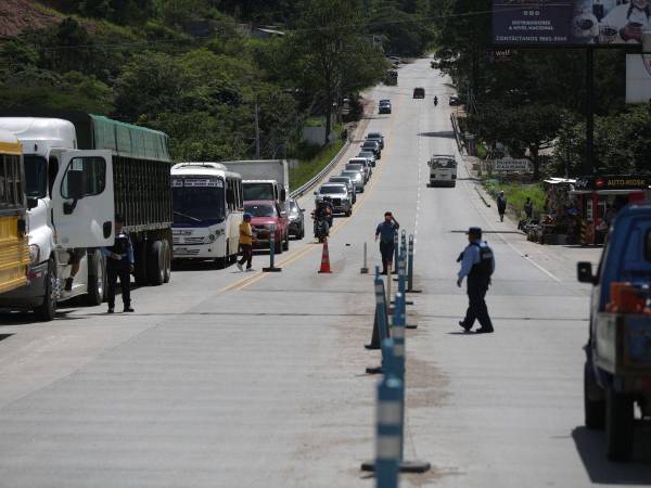 Conductores reportan tráfico más fluido tras finalizar la obra entre Villa Nueva y la posta de Villa Vieja, parte del plan de alivio vehicular de la SIT.