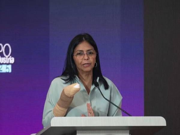 Delcy Rodríguez asumirá presidencia de Venezuela tras orden del Tribunal Supremo de Justicia