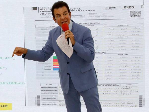 El candidato liberal advirtió sobre presuntas irregularidades para validar votos que no cumplen con el formato oficial.