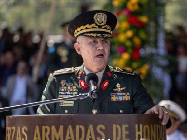 El exjefe de las Fuerzas Armadas, Roosevelt Hernández, en un evento oficial.