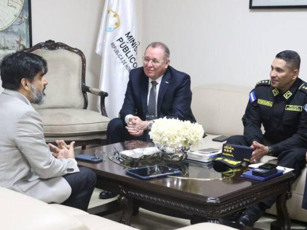 El ministro de Seguridad, el director de la Policía Nacional y el fiscal general de la República.