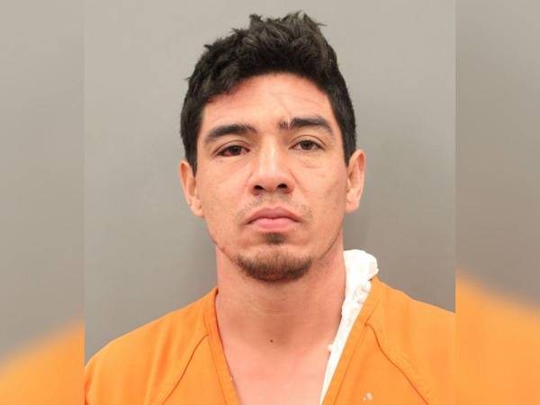 Víctor Banegas, hondureño, señalado por matar a puñaladas a su esposa y cuñado.