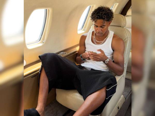 El futbolista español Lamine Yamal causó sensación este martes con su visita a la ciudad colombiana de Cartagena de Indias, a donde llegó para pasar sus vacaciones después de coronarse como campeón del Mundial de 2026 junto a su selección.