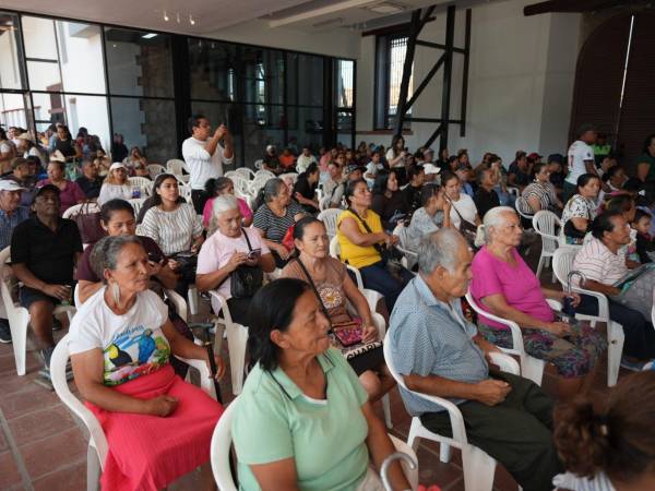 Familias afectadas por lluvias en la capital reciben apoyo económico de L13,900 mediante bonos entregados por la AMDC con respaldo del BID y GOAL.