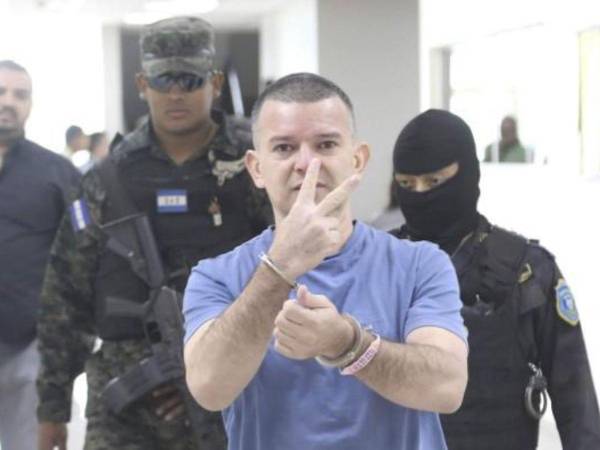 Las autoridades hondureñas investigan a Sergio David Florentino Díaz, un hombre señalado de haber asfixiado a sus dos esposas, lo que ha llevado a los agentes a perfilarlo como un posible asesino serial.