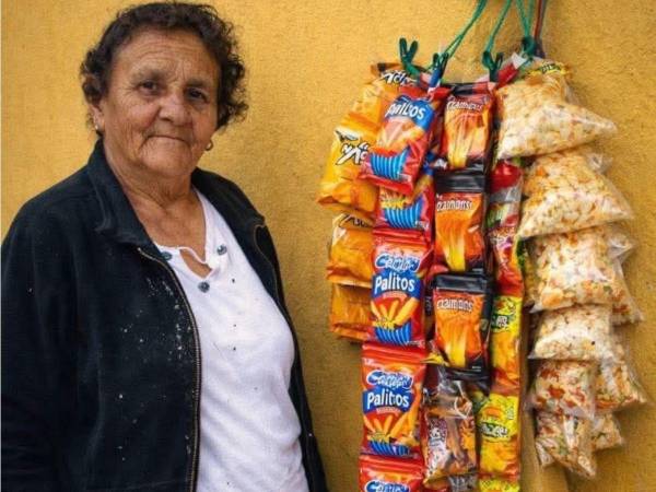 La comunidad de La Esperanza lamenta la pérdida de Rosalinda Díaz.