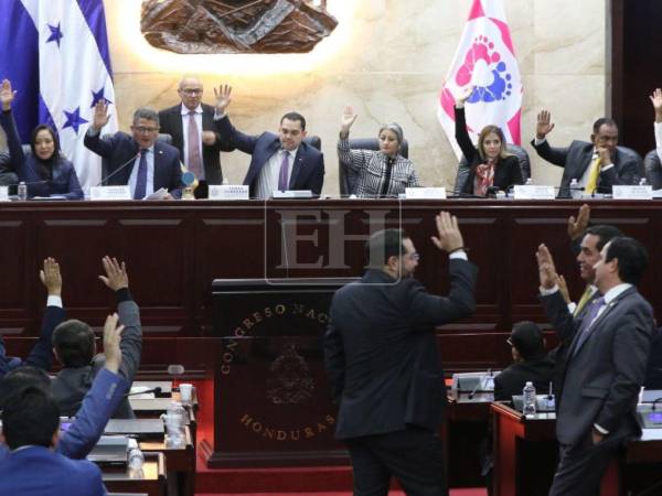 Con el cambio de autoridades en Honduras, el mecanismo de juicio político, al que serían candidatos varios funcionarios, ha sido un tema de discusión sobre la mesa. En el país, como tal, nunca se ha sometido a alguien a este procedimiento, aunque la ley fue aprobada desde 2013.