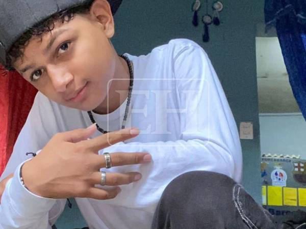 La muerte violenta de Albin Esteven Cárcamo Leiva ha causado consternación entre familiares y conocidos en San Pedro Sula, luego de ser asesinado a disparos en horas de la noche del miércoles. Conoce más detalles: