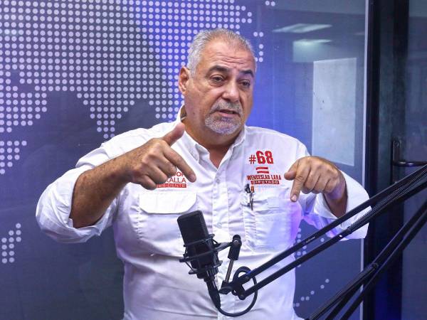 El diputado liberal Wenceslao Lara durante su participación en el programa Hablemos de Política.