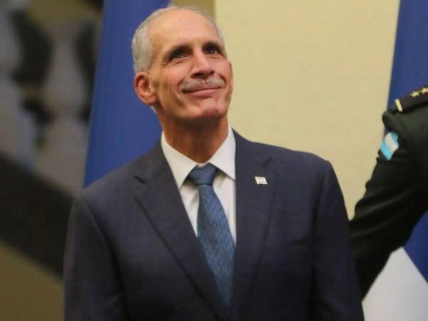 Autoridades anunciaron inversiones en salud que superan los 300 millones de lempiras.