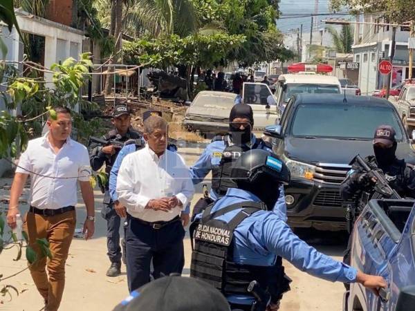 Bajo un fuerte resguardo el exalcalde fue trasaladado a La Ceiba, por suponerlo sospechosos de ser el autor intelectual del crimen del ambientalista Juan López.