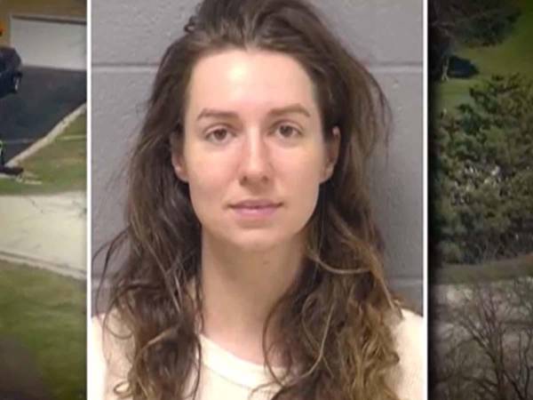Jenna Strouble, una mujer de 30 años residente de St. John, Indiana, quien fue acusada por un triple homicidio en los suburbios del sur de Chicago, Illinois.