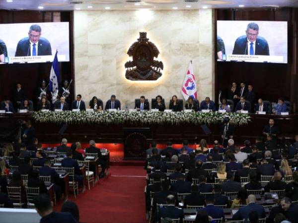 EH Verifica monitorea en tiempo real la instalación de la primera legislatura del Congreso Nacional 2026-2027, contrastando las declaraciones políticas con información pública y datos oficiales.