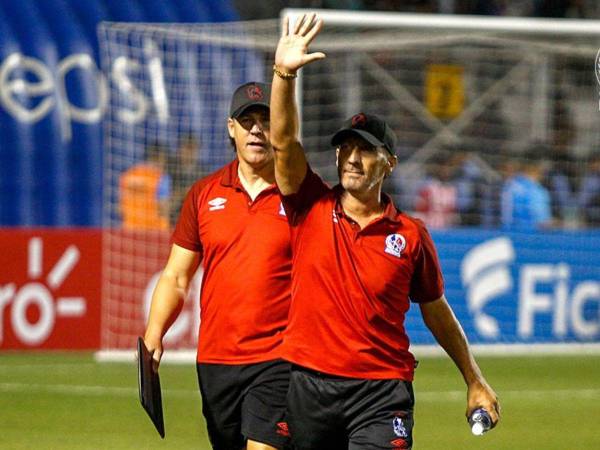 Pedro Troglio va por su octava corona en la Liga Nacional de Honduras. No sabe lo que es perder un torneo doméstico en suelo catracho.