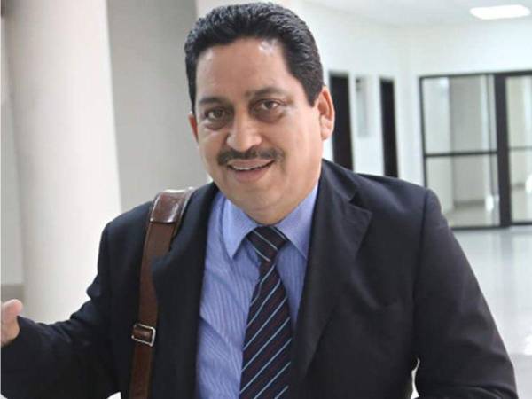 El abogado murió momentos antes de recibir atención médica, debido a la gravedad de las heridas de bala.