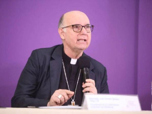 En el mensaje, la Conferencia Episcopal reiteró su postura de acompañamiento espiritual ante la situación que atraviesa el país, en estos momentos: “Seguimos orando”.