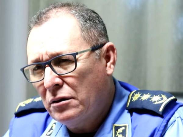 Velásquez Aguilera es un comisario de policía hondureño que desempeñó funciones de alto nivel dentro de instituciones de seguridad del Estado.