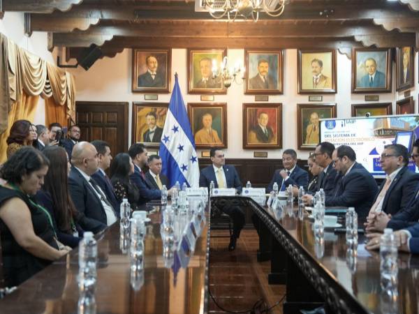 ​Esperemos que en menos de un año tengamos ya un sistema de votación actualizado, un sistema de votación que informe a la inmediatez cómo votamos cada diputado, expresó el presidente del leislativo.