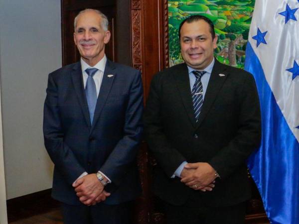 Jairo Rivera Mena cuenta con una amplia experiencia en periodismo multimedia y gestión de contenidos.