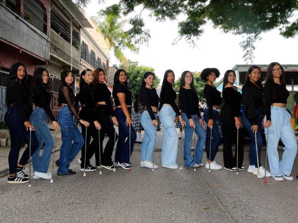 EL HERALDO acompañó uno de los ensayos del cuadro de palillonas del Instituto Beraca, quienes están listas para deslumbrar este 15 de septiembre. Más fotografías a continuación.