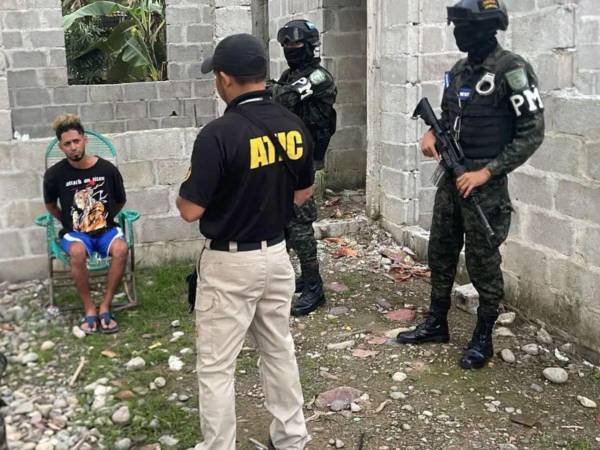 La Agencia Técnica de Investigación Criminal (ATIC) se capturó a Gerson David Madrid y a la madre de las menores por presunta explotación sexual. Aquí los detalles.