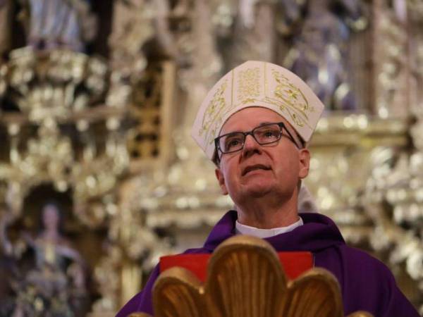 El arzobispo Vicente Nácher reflexionó sobre el sacrificio de Jesucristo y llamó a la humanidad a apostar por la paz y la reconciliación.