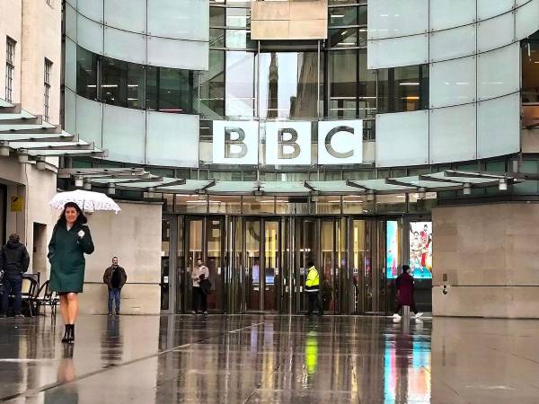 No queda claro si el anuncio significa que la BBC acudirá a los tribunales estadounidenses, algo que podría costarle millones de dólares.