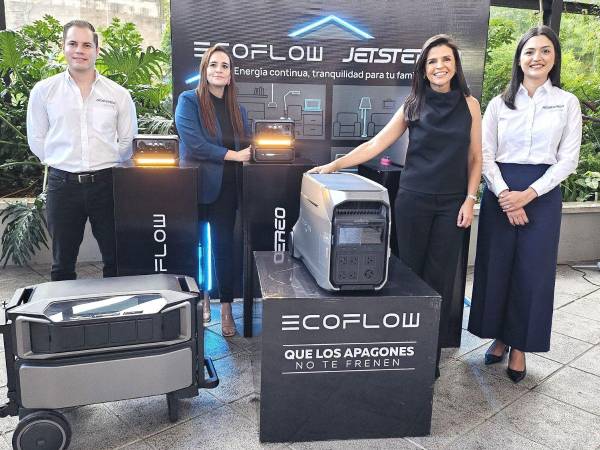 Autoridades de Jetstereo durante el lanzamiento de la Serie 3 de EcoFlow, ya disponible en las tiendas a nivel nacional.