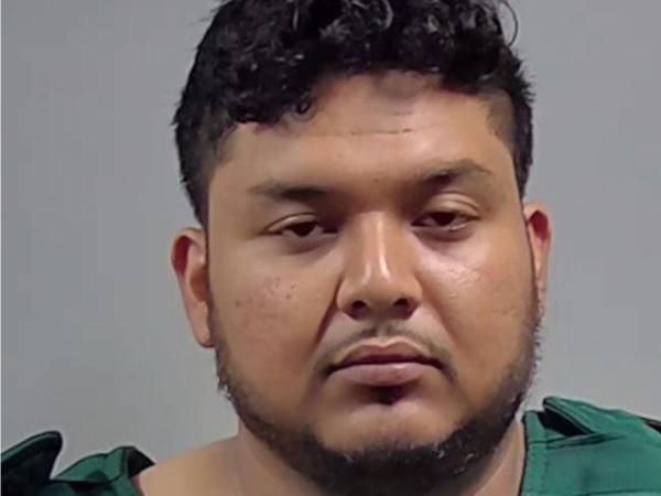 Samuel Antonio Maldonado Erazo, un hondureño de 28 años, fue acusado de homicidio por negligencia tras la muerte de su sobrino, un niño de apenas tres años, en el condado de Escambia, Florida, Estados Unidos, fue dejado en libertad. Aquí los detalles: