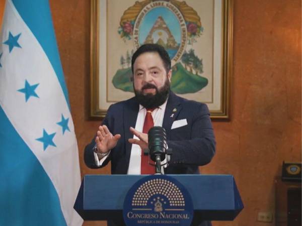 Redondo pide detener a implicados en presunta conspiración para alterar elecciones del 30 de noviembre.